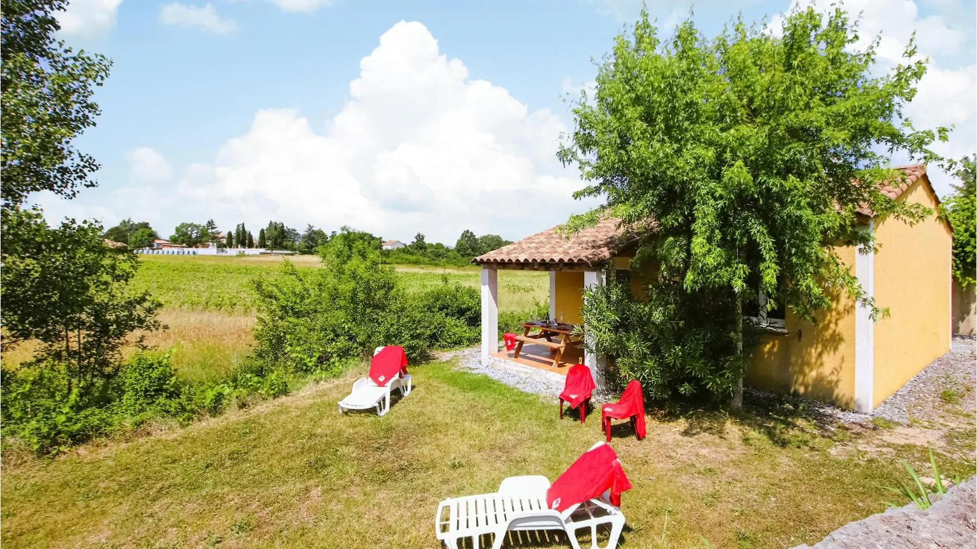 Amazing Home In Grospierres With Kitchenette 0*,