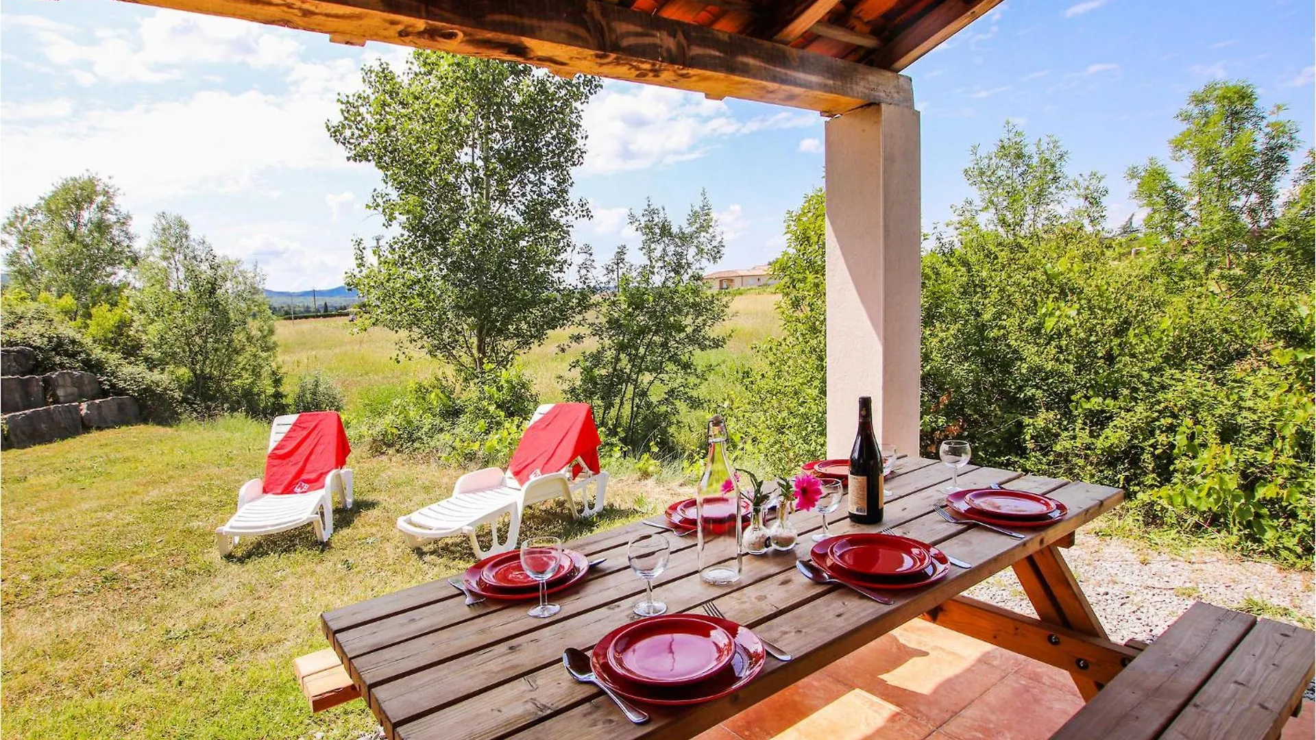 Holiday home Amazing Home In Grospierres With Kitchenette
