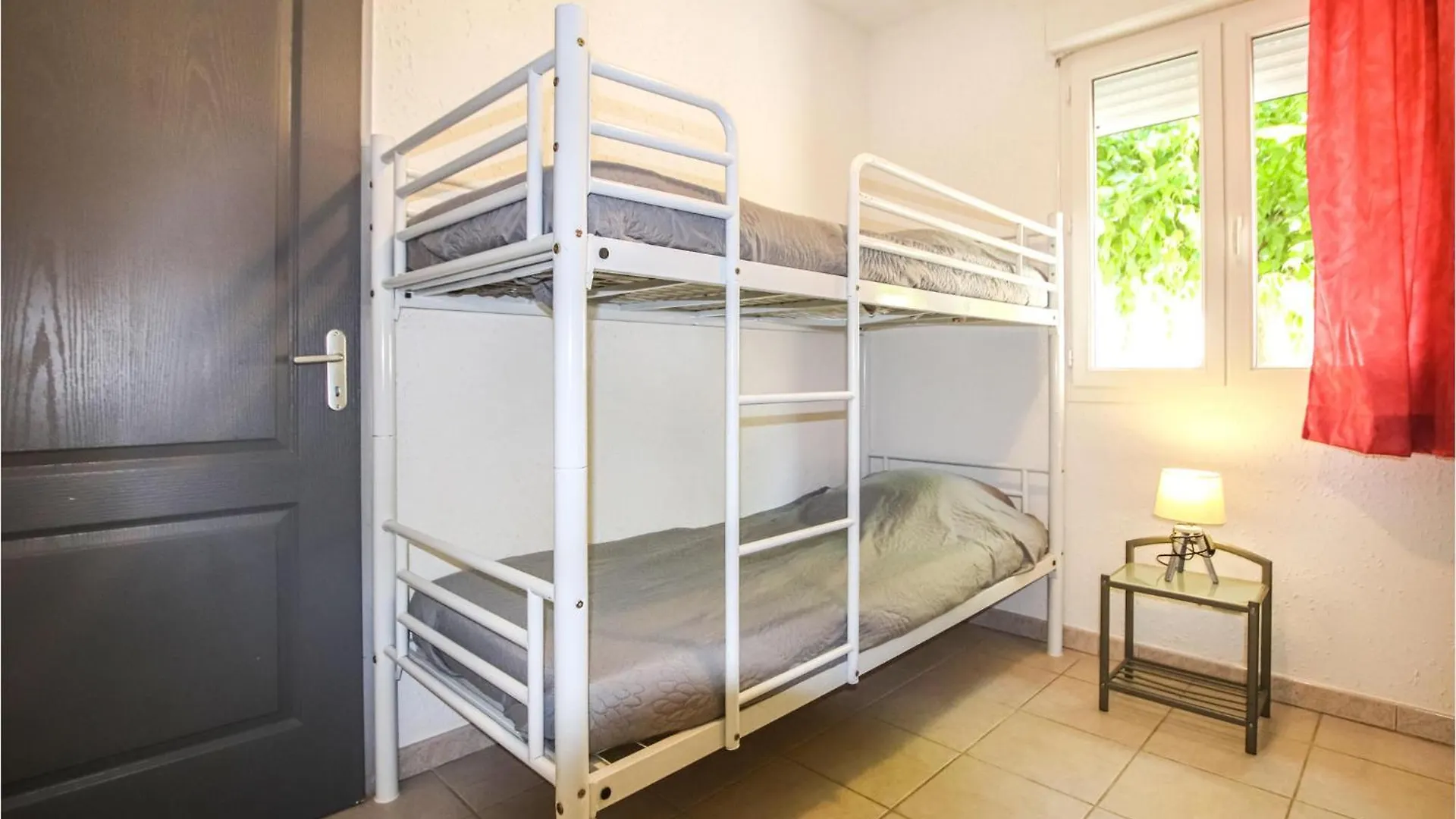 펜션 Amazing Home In Grospierres With Kitchenette